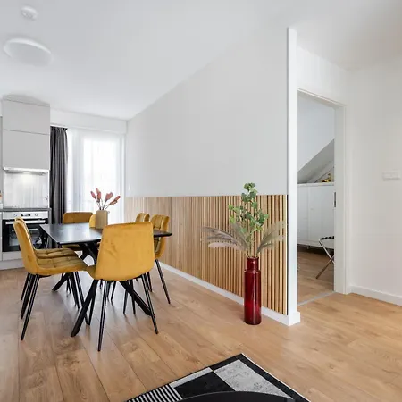 The Rose Garden Pot- Parking Apartment *